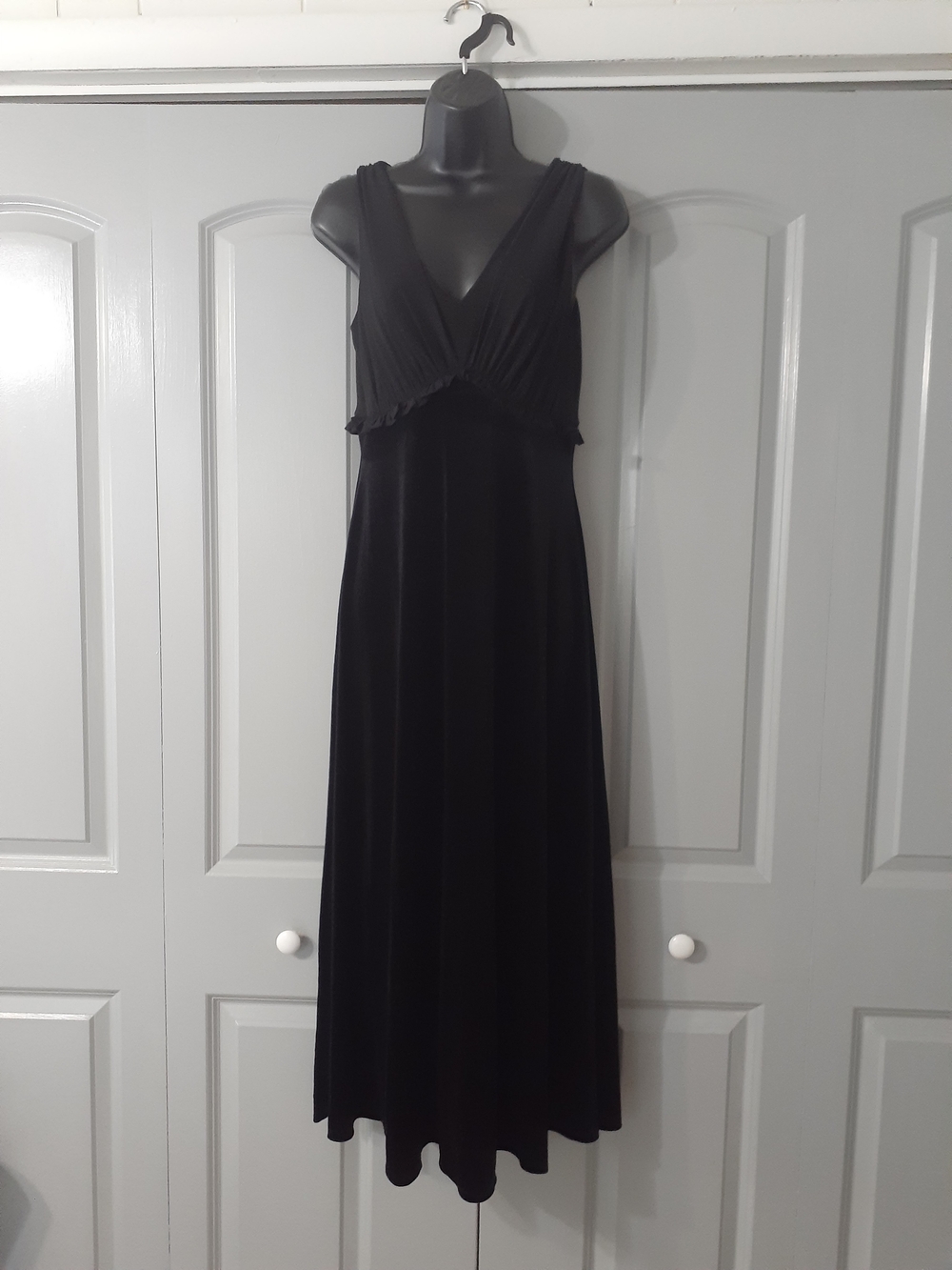 Taylor Black Sleeveless V-Neck Maxi Dress